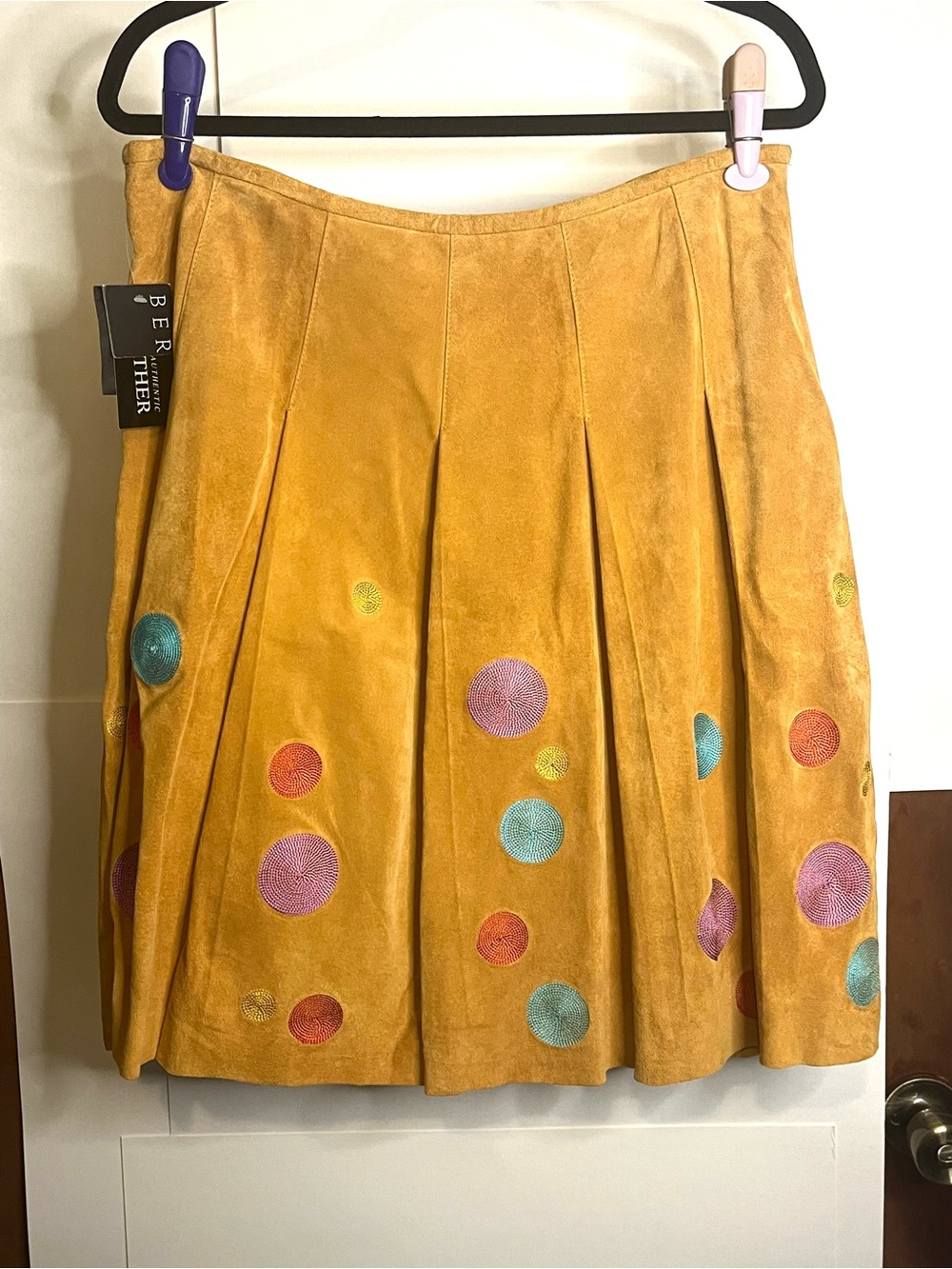 NWT Bernardo (VTG 14) Waist 31 Mustard Yellow Genuine Suede Pleated A-Line Skirt